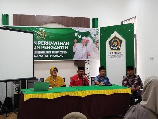 Pesan Bijak Kepala KUA Kec. Mandau Kepada Catin: Tabadul Kunci Harmonisnya Rumah Tangga