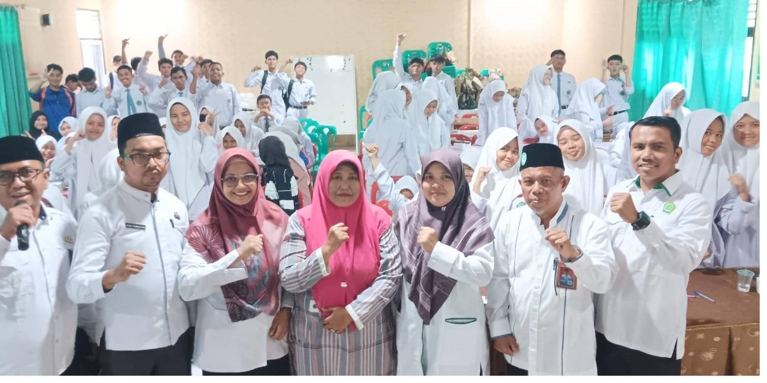 Ratusan Murid MAN 1 Dumai Ramaikan BRUS dari KUA Dumai Selatan