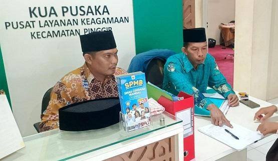 KUA Pinggir Turut Berpartisipasi dalam Bantuan Musibah Banjir dan Longsor