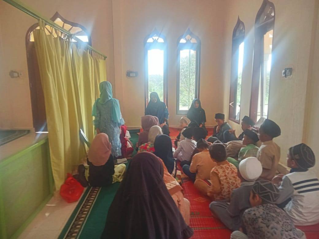 PLO KUA Berampu Laksanakan Pemberantasan Buta Aksara Al-Qur'an di TPA Al Mustaqim Kutambellang