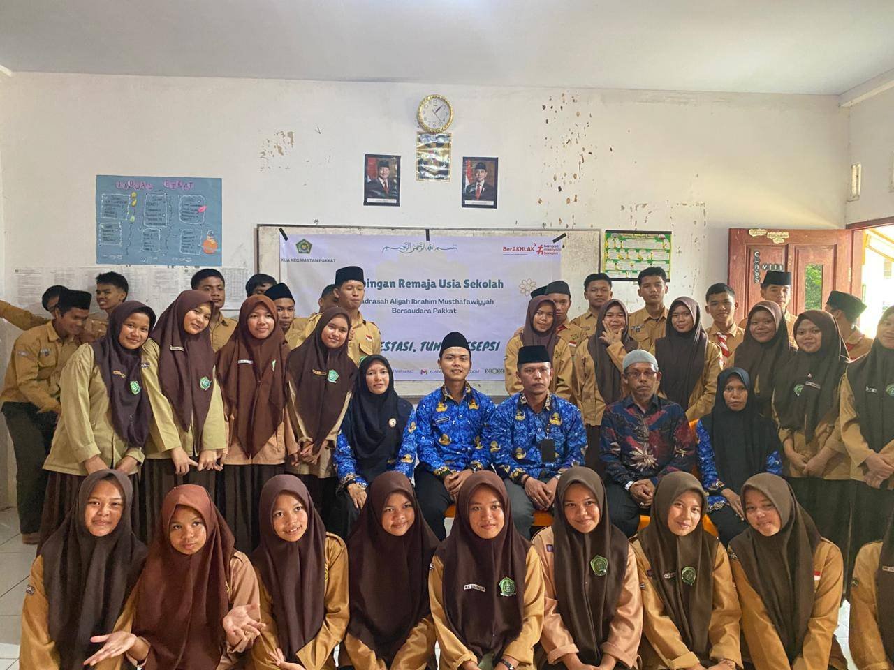 KUA Pakkat Melaksanakan Agenda BRUS di MAS Ibrahim Musthafawiyyah 