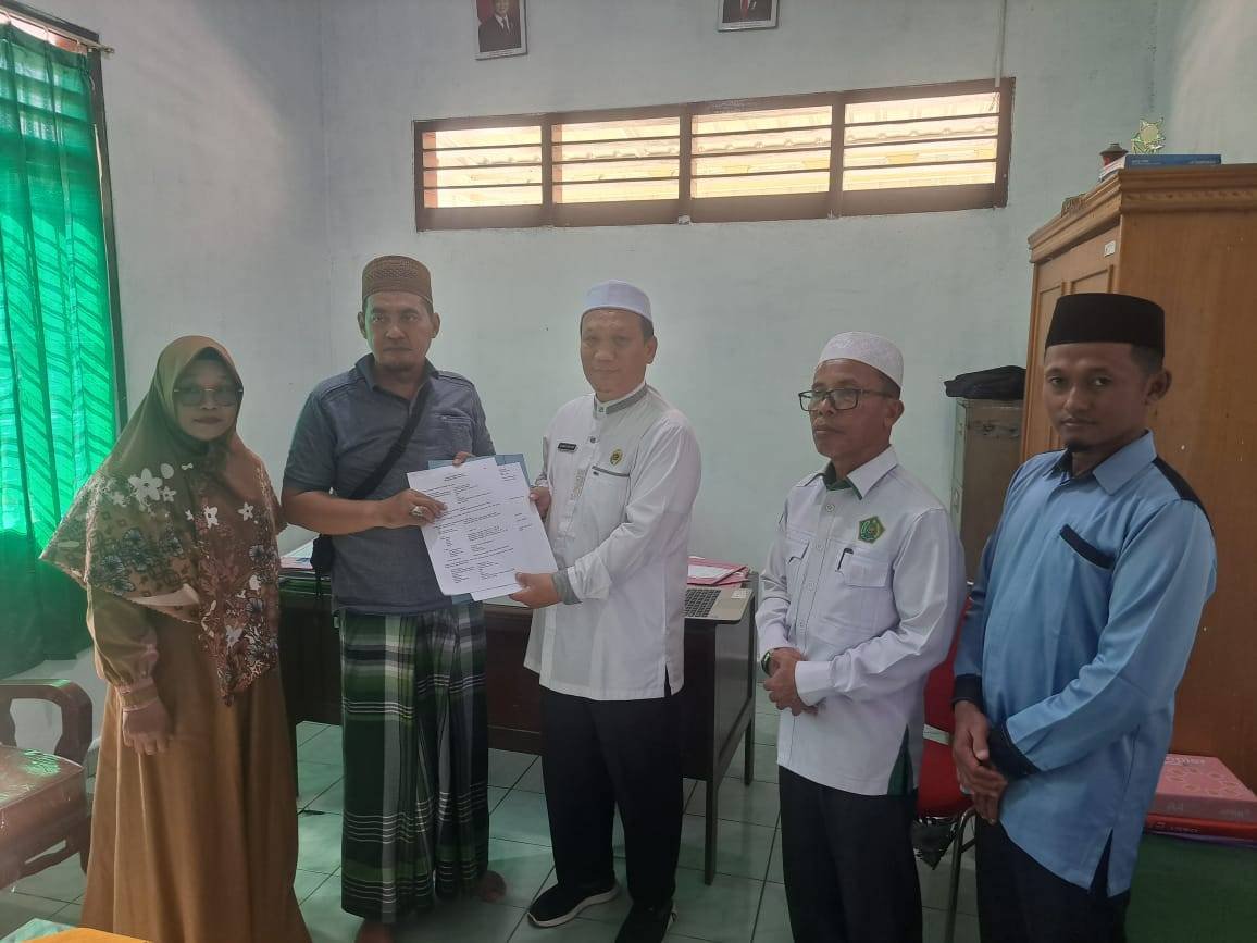 KUA Galang Laksanakan Ikrar Tanah Wakaf untuk Pengembangan PP Darul Hasanah