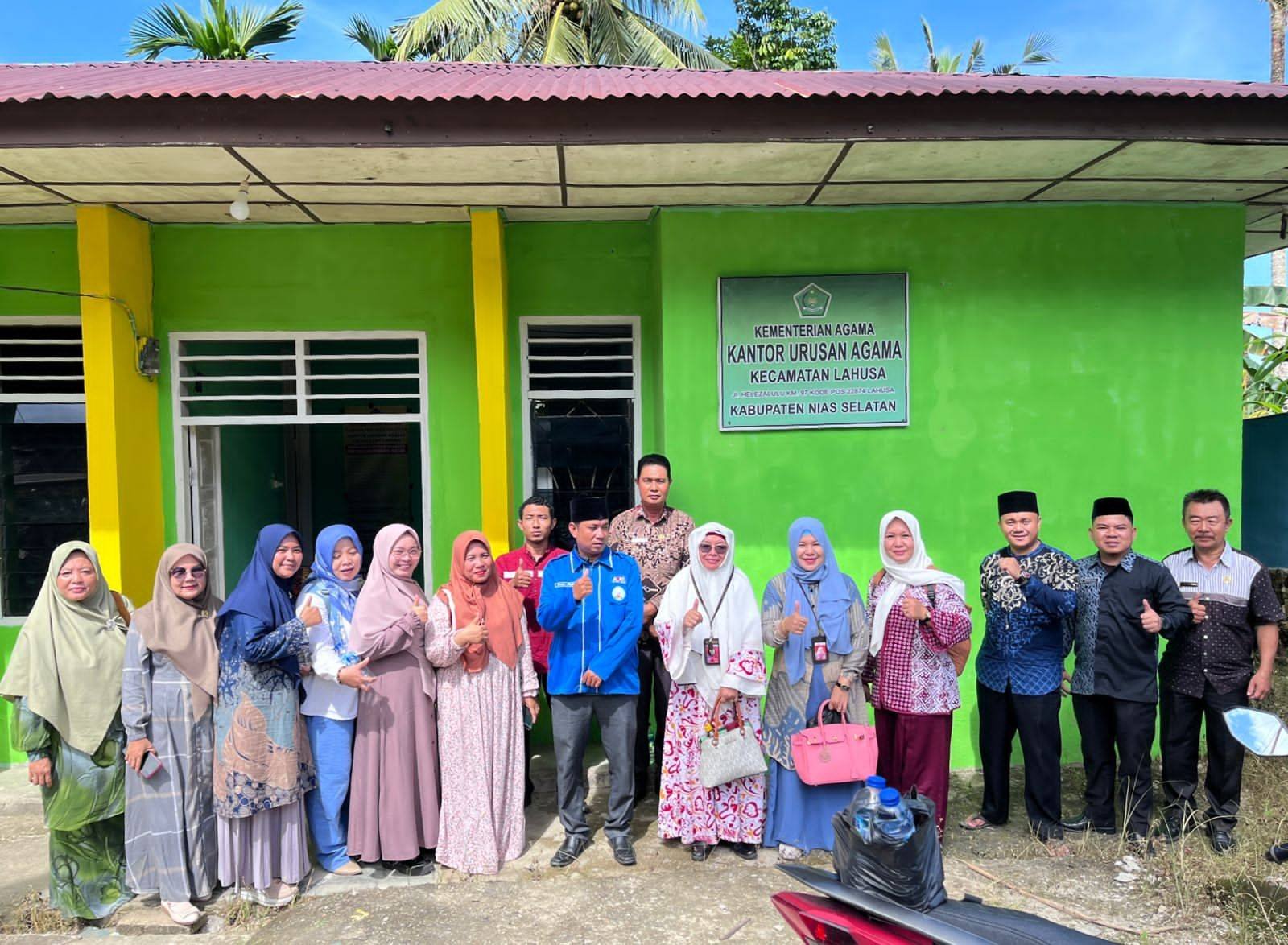 KUA Lahusa Sambut Kunjungan Kasubbag TU dan Plt. Kasi Bimas Islam dalam Kegiatan Silaturahmi dan Monev