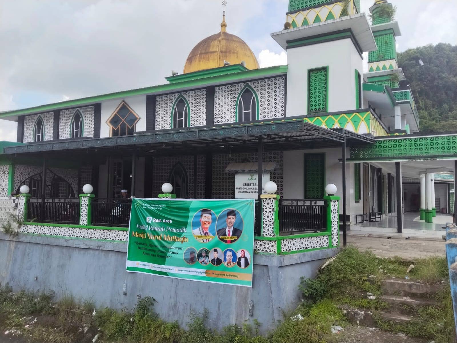 Rest Area dan Spanduk Masjid Ramah Pemudik, Kolaborasi DKM, Forkopimcam, dan KUA Pusaka Bantimurung