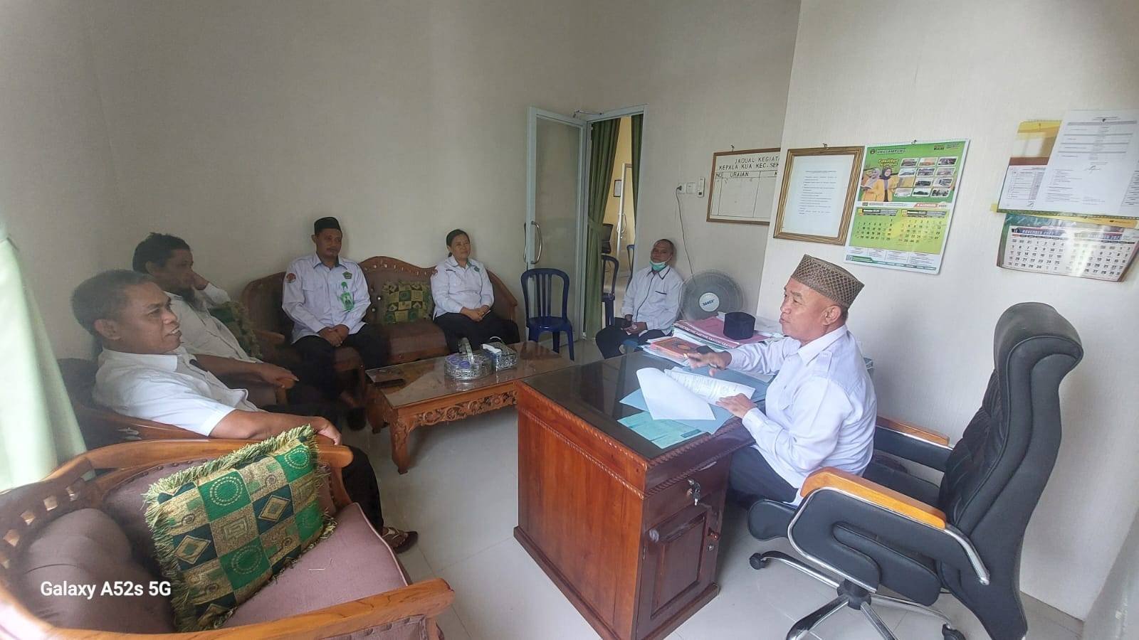 Kepala KUA Sekampung Pimpin Rapat Pemantapan Peringatan HAB ke-80 Kementerian Agama