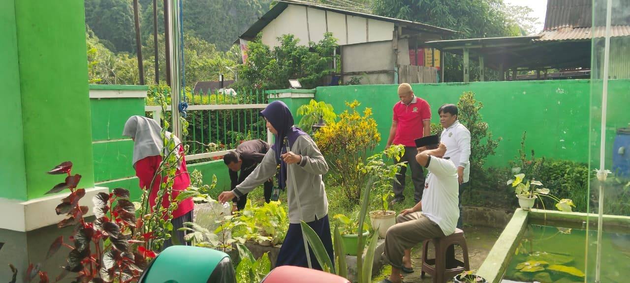 Mengawali Tahun 2026 dengan Kerja Bakti Go Green di KUA Pusaka Bantimurung