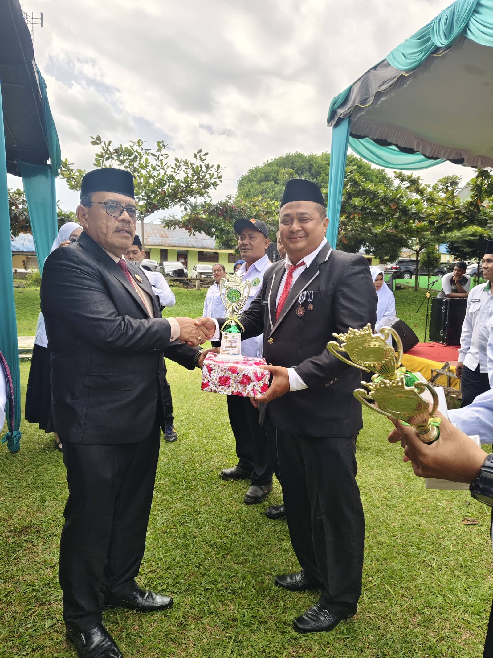 Semarak HAB Kemenag ke-80, Ka. KUA Bosar Maligas Tampil Gemilang di Lomba Catur Raih Juara III
