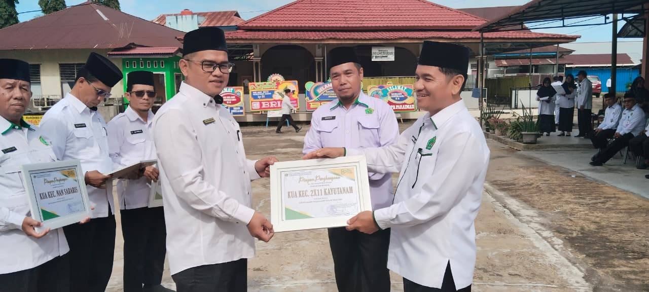 KUA 2x11 Kayu Tanam Raih Penghargaan Pengelola BOP Terbaik Tahun 2025