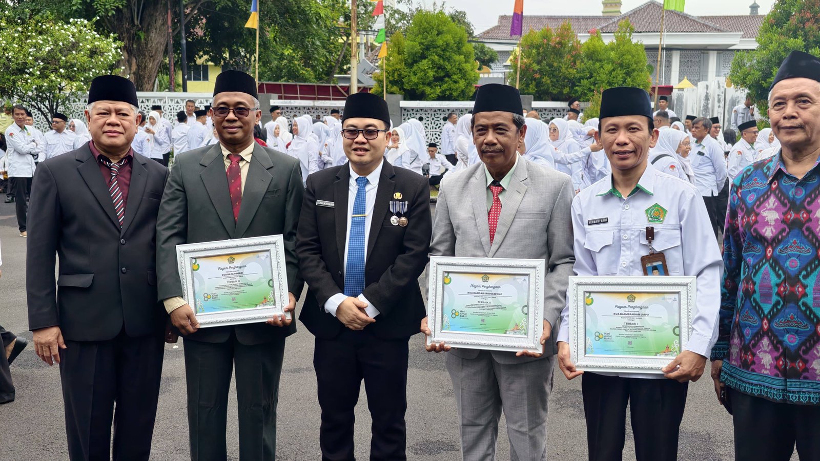 KUA Bandar Sribhawono Raih Penghargaan Terbaik II Penggerak Wakaf Tunai Calon Pengantin 