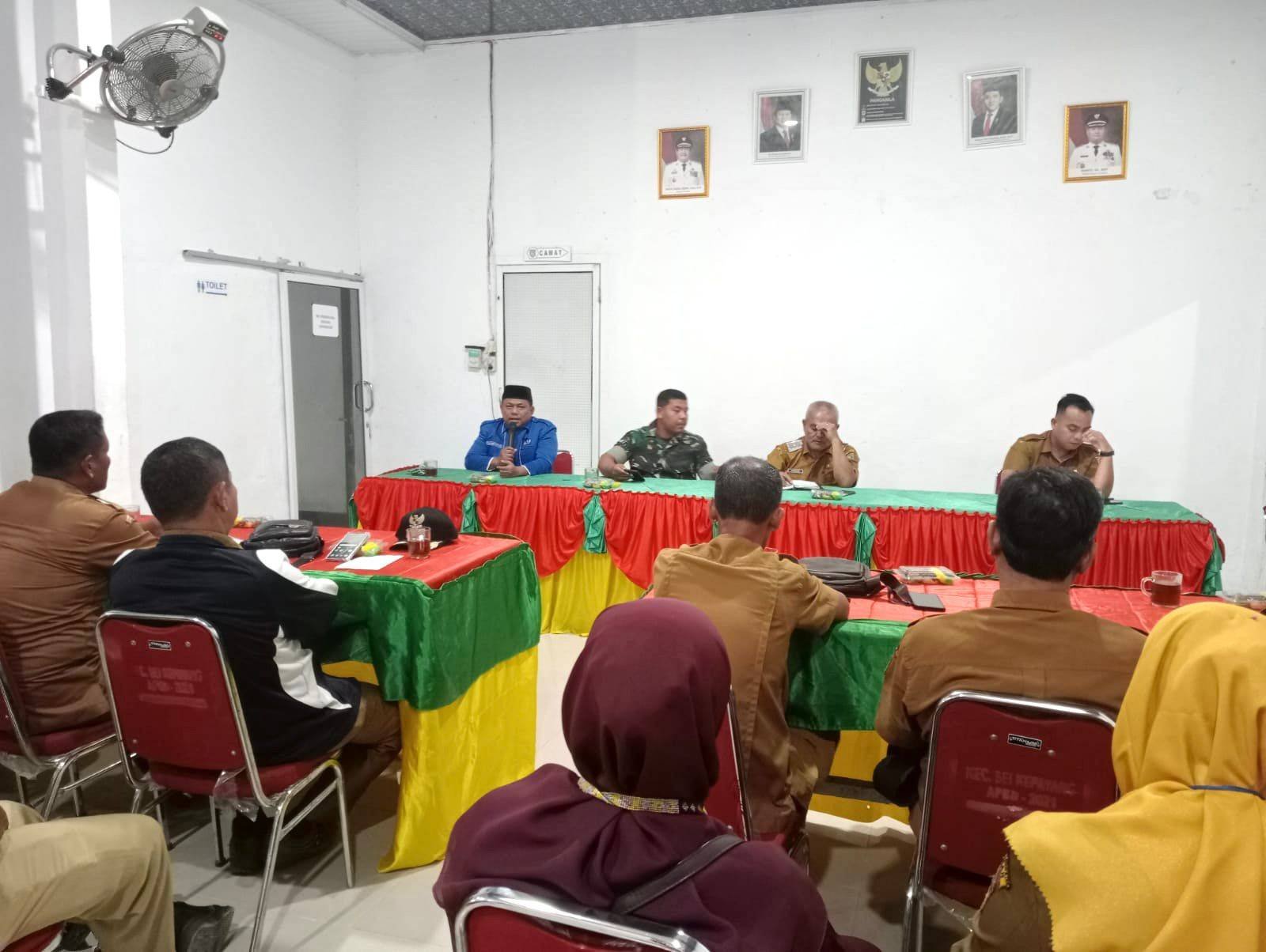 Sinergi Lintas Sektor, Kepala KUA Sei Kepayang Ikuti Rakorpem di Kantor Camat