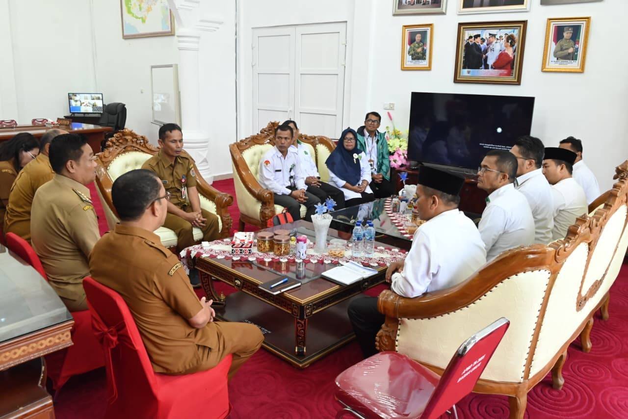 Kepala KUA Doloksanggul Menghadiri Rapat Kerja Bersama Bupati Humbang Hasundutan