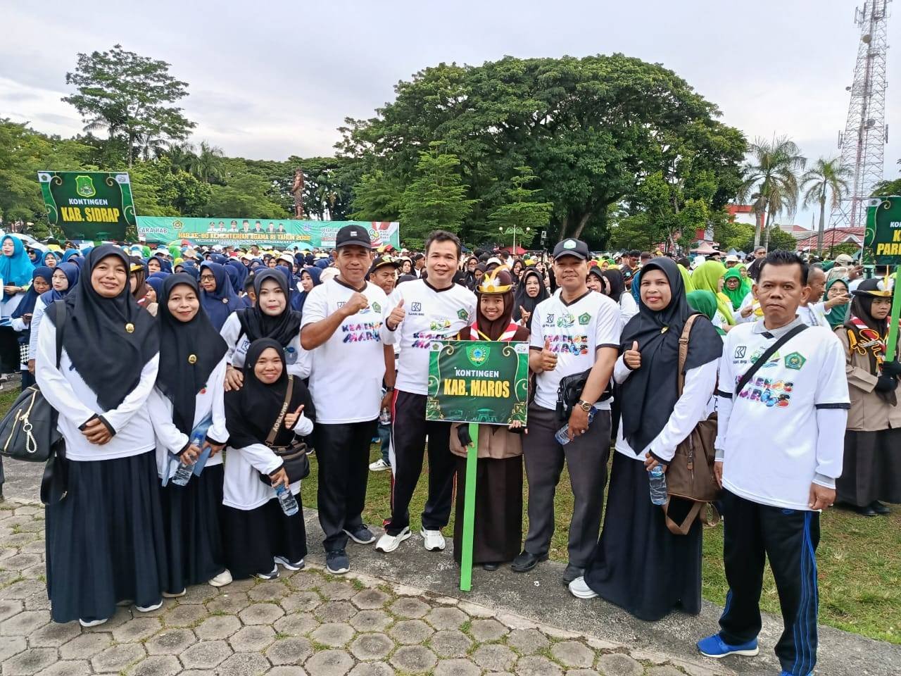 Semangat , ASN KUA Pusaka Bantimurung Ramaikan Gerak Jalan Kerukunan HAB Kemenag ke-80 di Bone