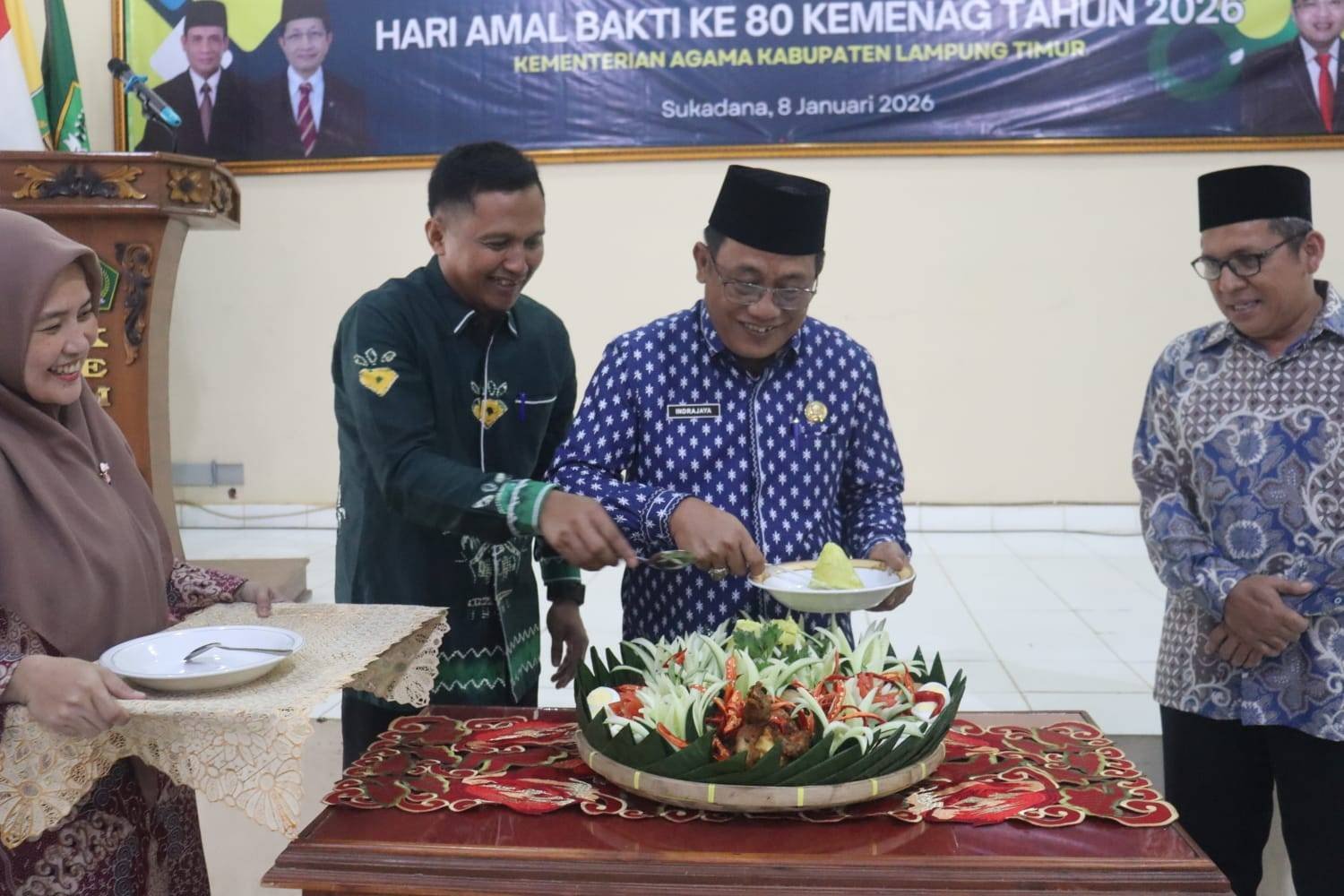 Potong Tumpeng Tandai Syukur HAB ke-80 Kemenag