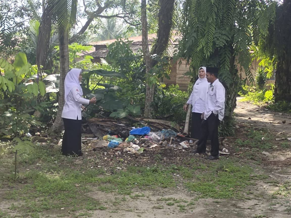 KUA Silinda Tingkatkan Solidaritas Penghulu dan PAI : Kebersihan Adalah Wujud dari Menjaga Lingkungan