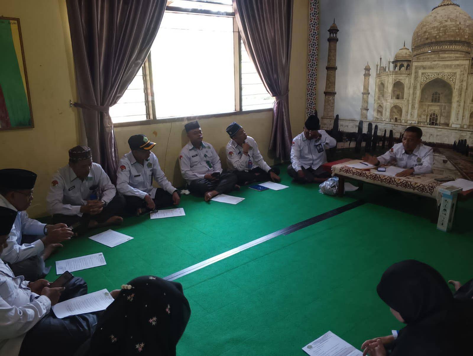 Tingkatkan Kinerja dan Pelayanan, KUA Tanah Putih Gelar Rapat Koordinasi Internal