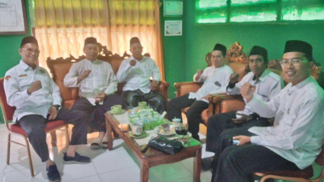 KUA BUMI WARAS DAN MWC NU KECAMATAN BUMI WARAS KOTA BANDAR LAMPUNG BERSINERGI DALAM MELAYANI UMAT