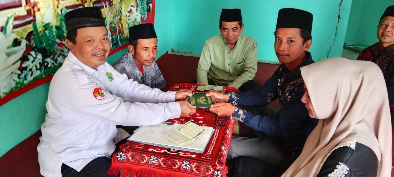 Rp. 0 di Hari & Jam Kerja, Asep dan Mauzatul Nikah di KUA