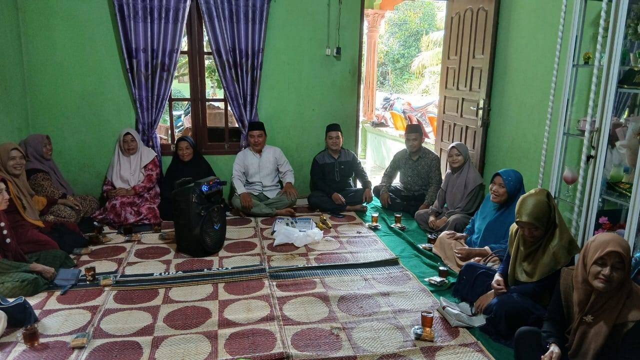 KUA Aek Songsongan Laksanakan Pengajian Rutin di MT Al Amin Dusun IV Desa Perkebunan Bandar Selamat