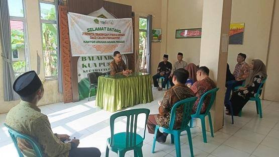 Kepala KUA Kec. Pinggir Pimpin Rapat Evaluasi Program Kegiatan 2025 dan Peninjauan Program Kerja 2026