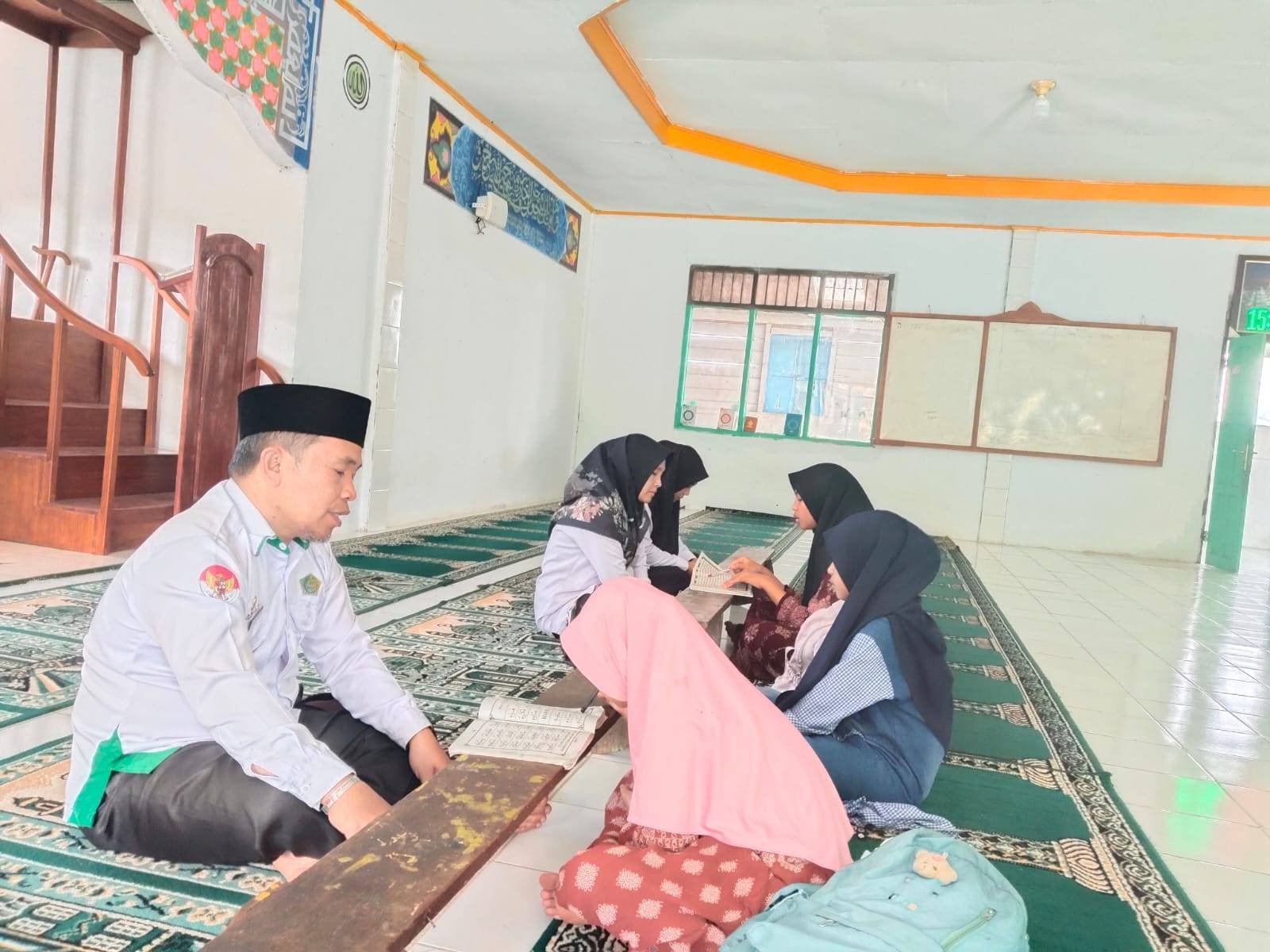 Tekan Angka Buta Aksara Al-Qur’an, KUA Sidikalang Intensifkan Metode Baca Tulis di Wilayah Binaan