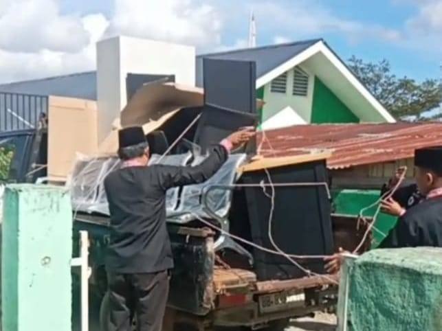 Tingkatkan Kualitas Layanan, KUA Sidikalang Terima Bantuan Mobiler dari Kanwil Kemenag Sumut