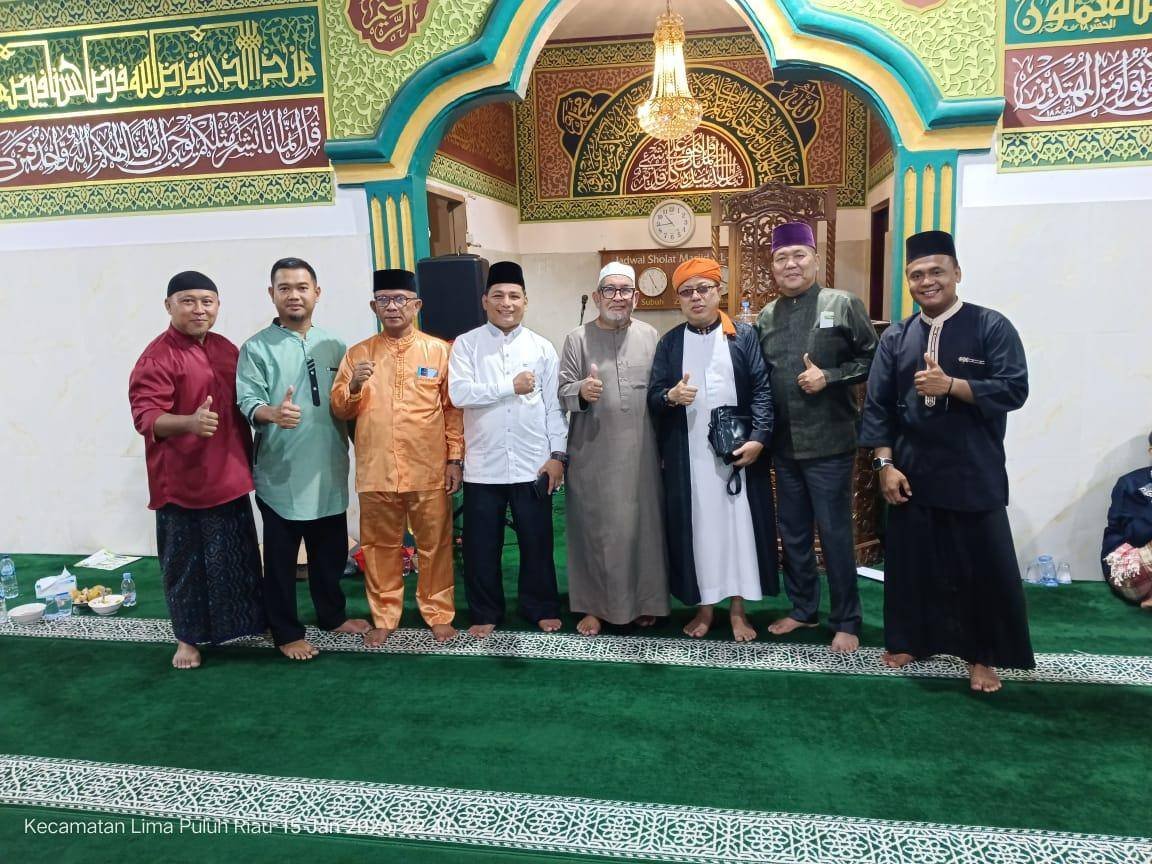 Ka. KUA Lima Puluh dampingi Da'i Nasional Ustad Orange