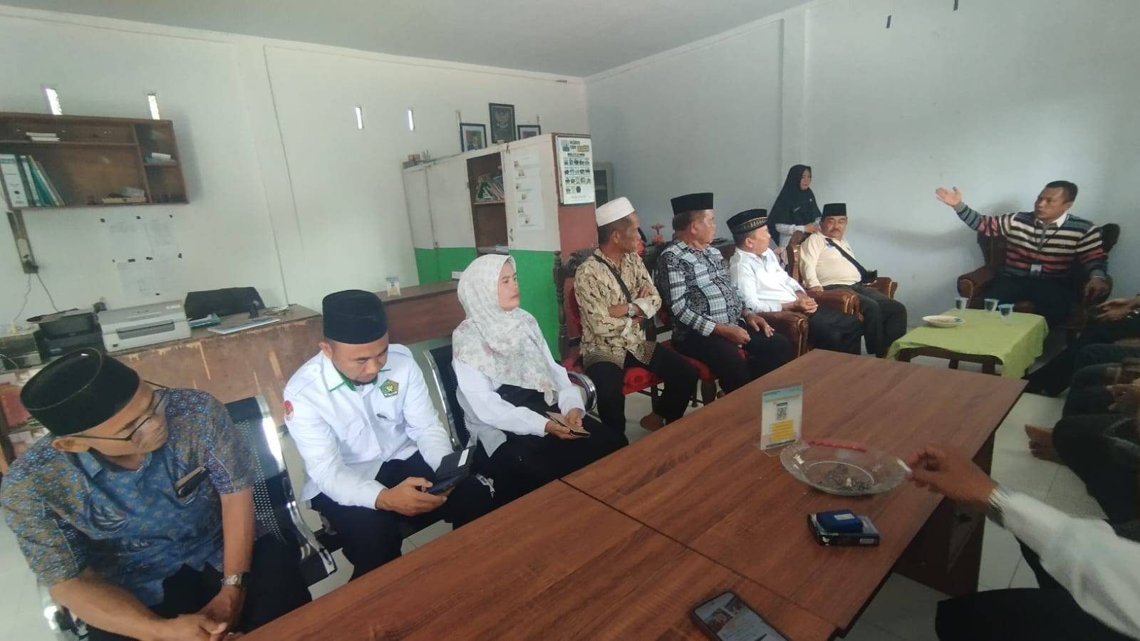 KUA Pakkat Melaksanakan Rapat PHBI Bersama Ketua BKM Se-Kecamatan Pakkat