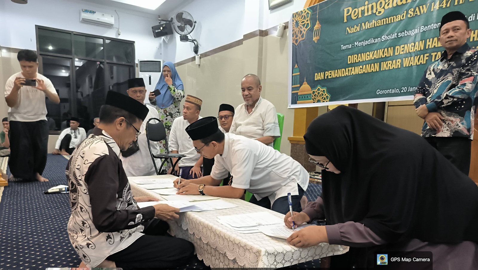 Penandatanganan Akta Ikrar Wakaf di Masjid Al-Madinah, KUA Kota Tengah Perkuat Pelayanan Wakaf