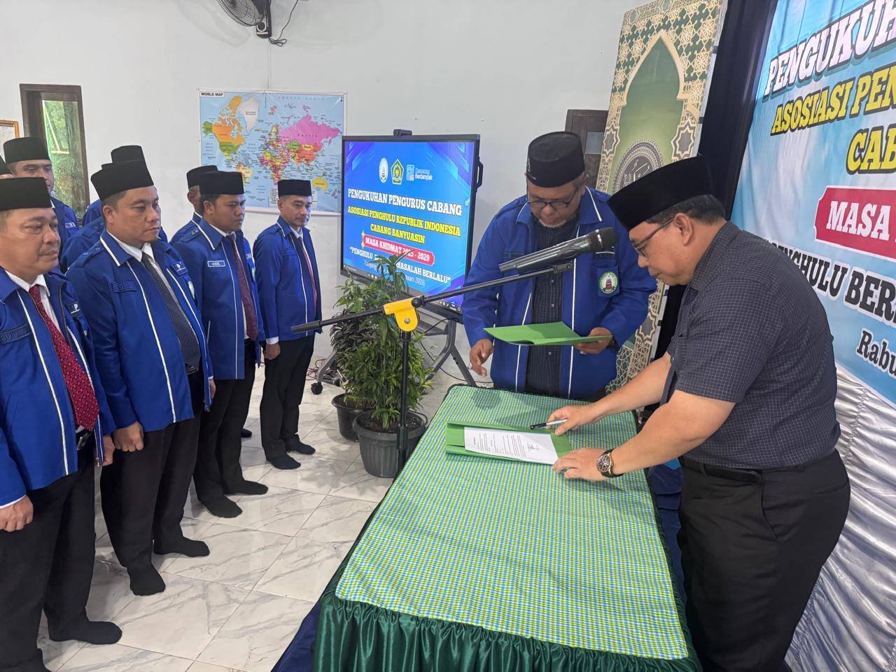Kakankemenag Kukuhkan PC APRI Banyuasin Masa Bhakti 2025–2029