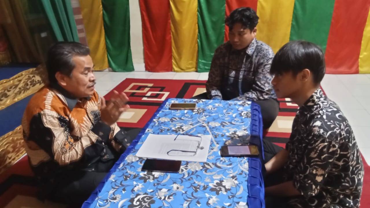 Penghulu KUA Payung Sekaki Layani Wawancara Mahasiswa PKL