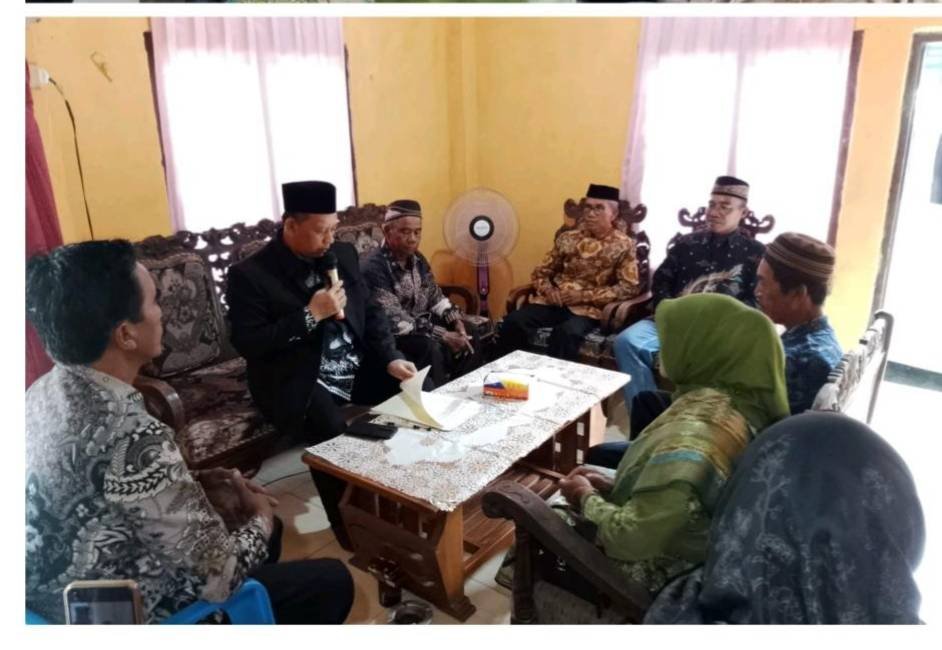 Kepala KUA Way Bungur Pimpin Akad Nikah Lansia