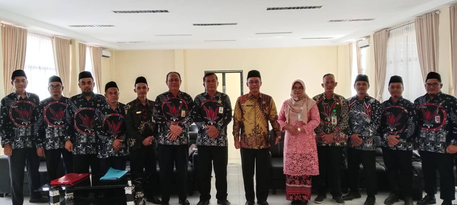 *Silaturahmi Kabid Urais bersama Kasi Bimas Islam dan Ka KUA sekab Sanggau.*