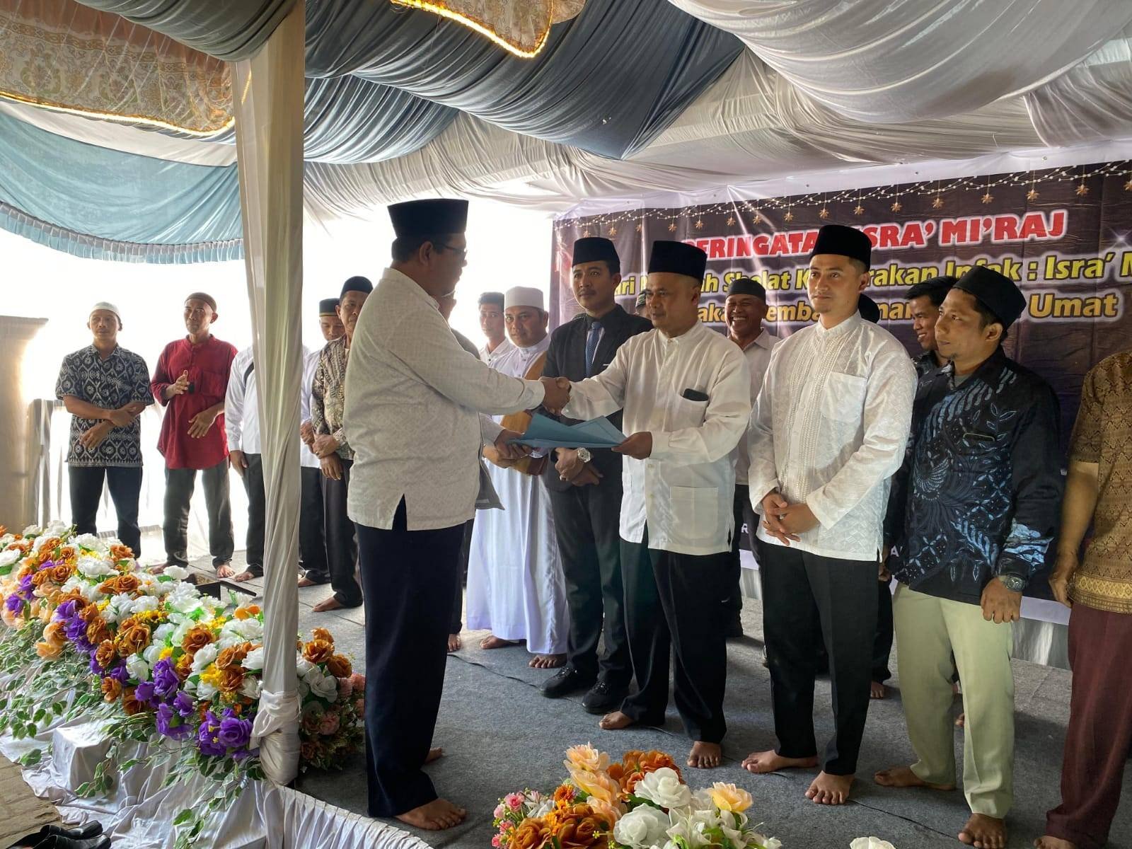 KUA STM Hilir Lantik Pengurus BKM Masjid Al Mastutin, Perkuat Peran Masjid sebagai Pusat Pembinaan Umat