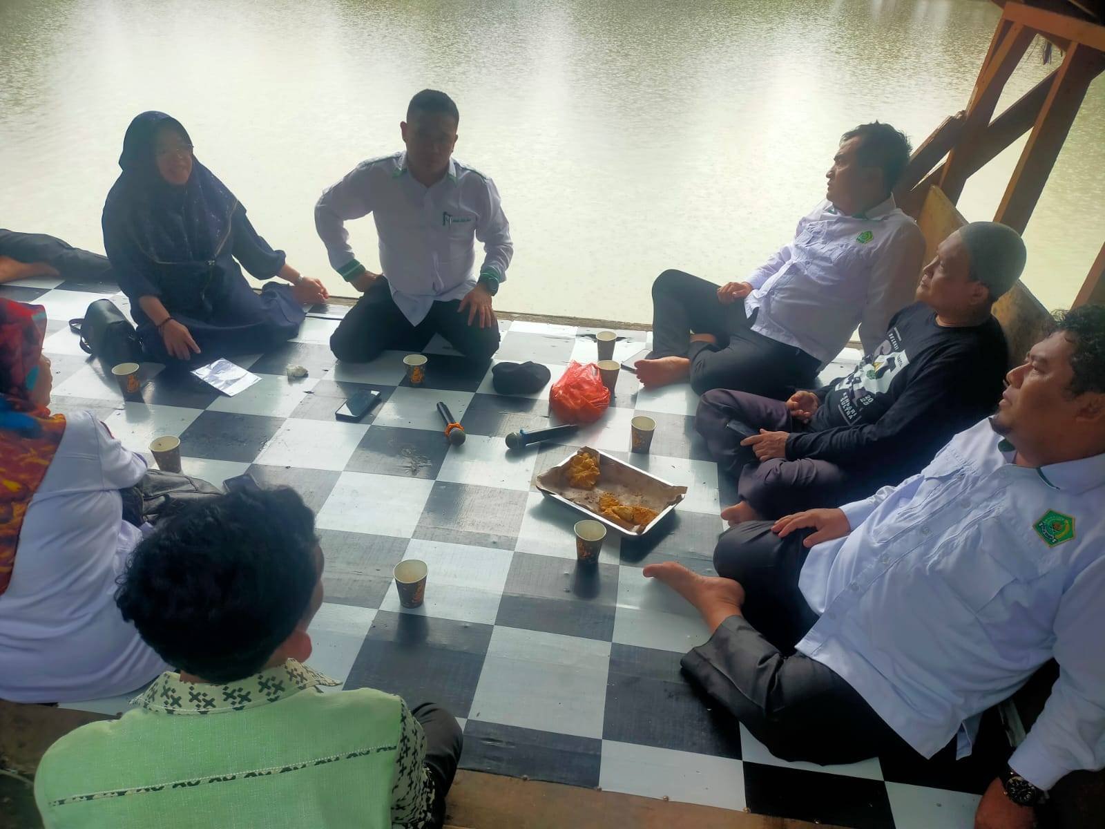 Optimalisasi Capaian dan Target Kerja, KUA Medan Amplas Rapat Kerja Luar Kantor 