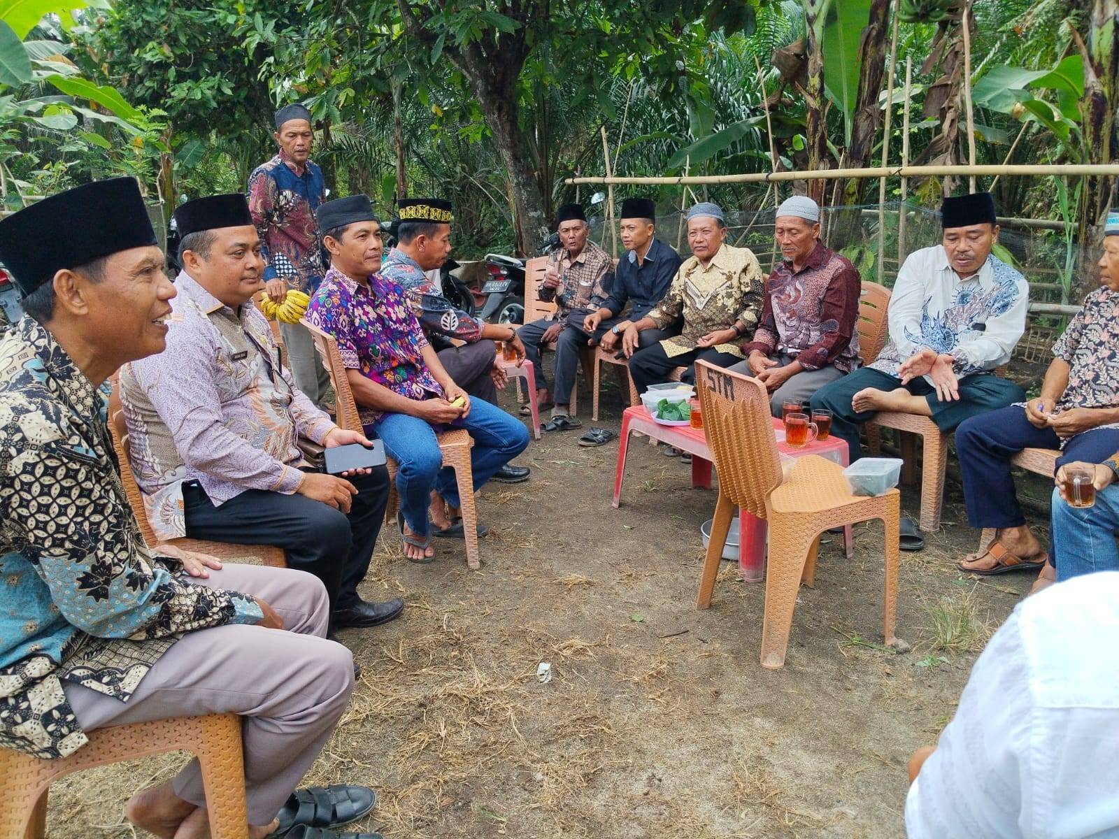 Pererat Ukhuwah dan Pelayanan, Ka. KUA Bosar Maligas Bersilaturahmi Bersama Masyarakat