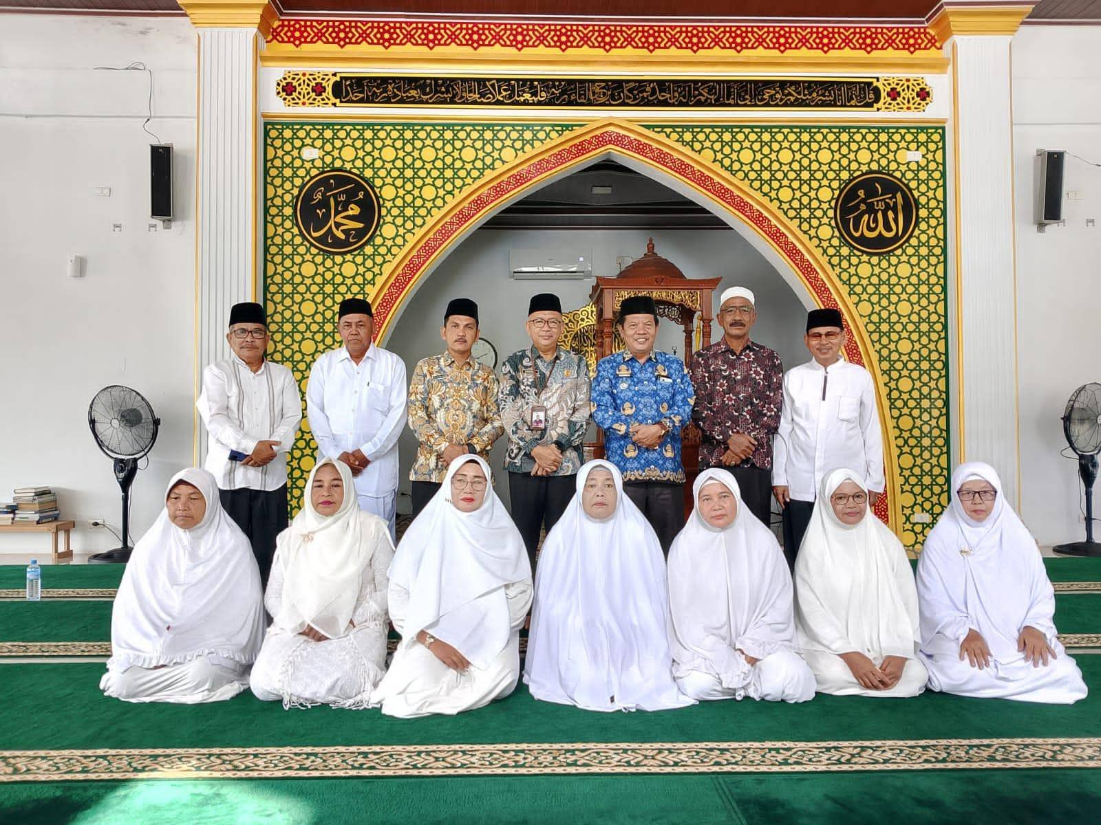 Sinergi Bersama Kemenhaj, KUA Rimba Melintang Fasilitasi Manasik Haji Mandiri