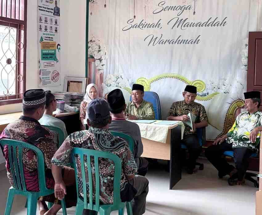 Kepala KUA Waway Karya Berikan Pembinaan Nadzir Wakaf