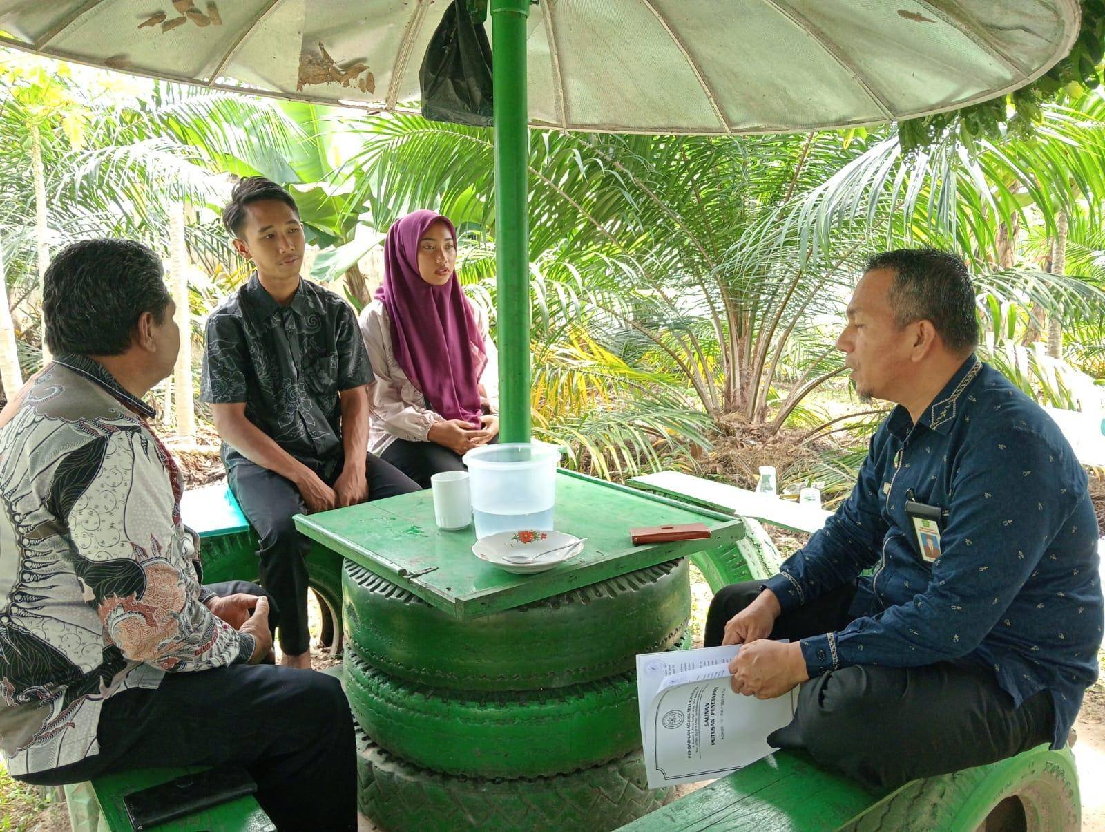 Pasangan Suami Istri Nikah Sirih Konsultasi ke KUA Singingi