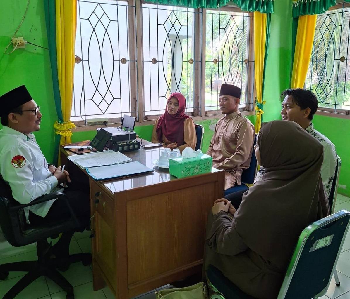 Siapkan Keluarga Sakinah, Kepala KUA Medang Kampai Bina Calon Pengantin