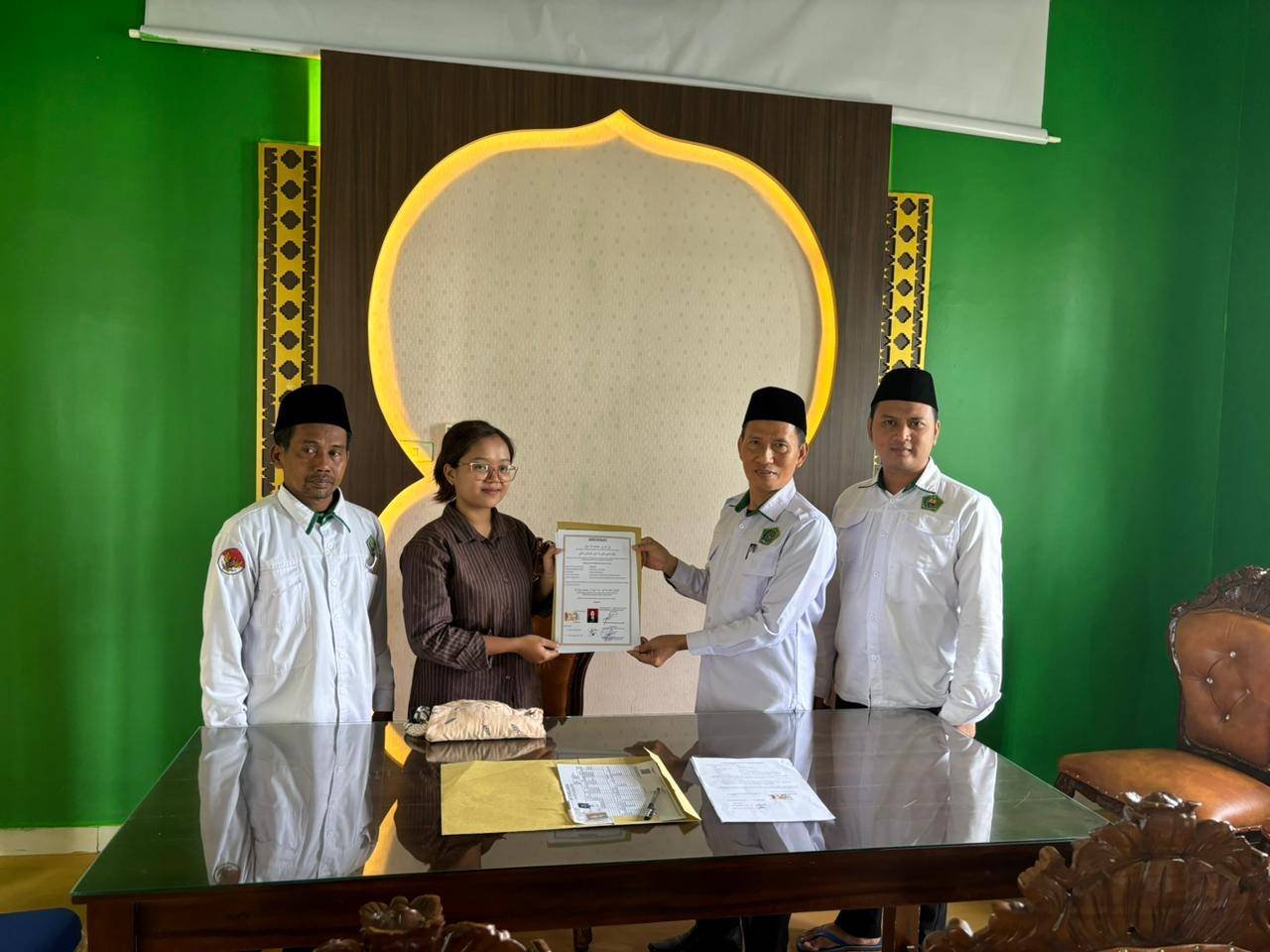 Momen Haru di KUA Pagelaran Utara: Suranti Resmi Memeluk Islam