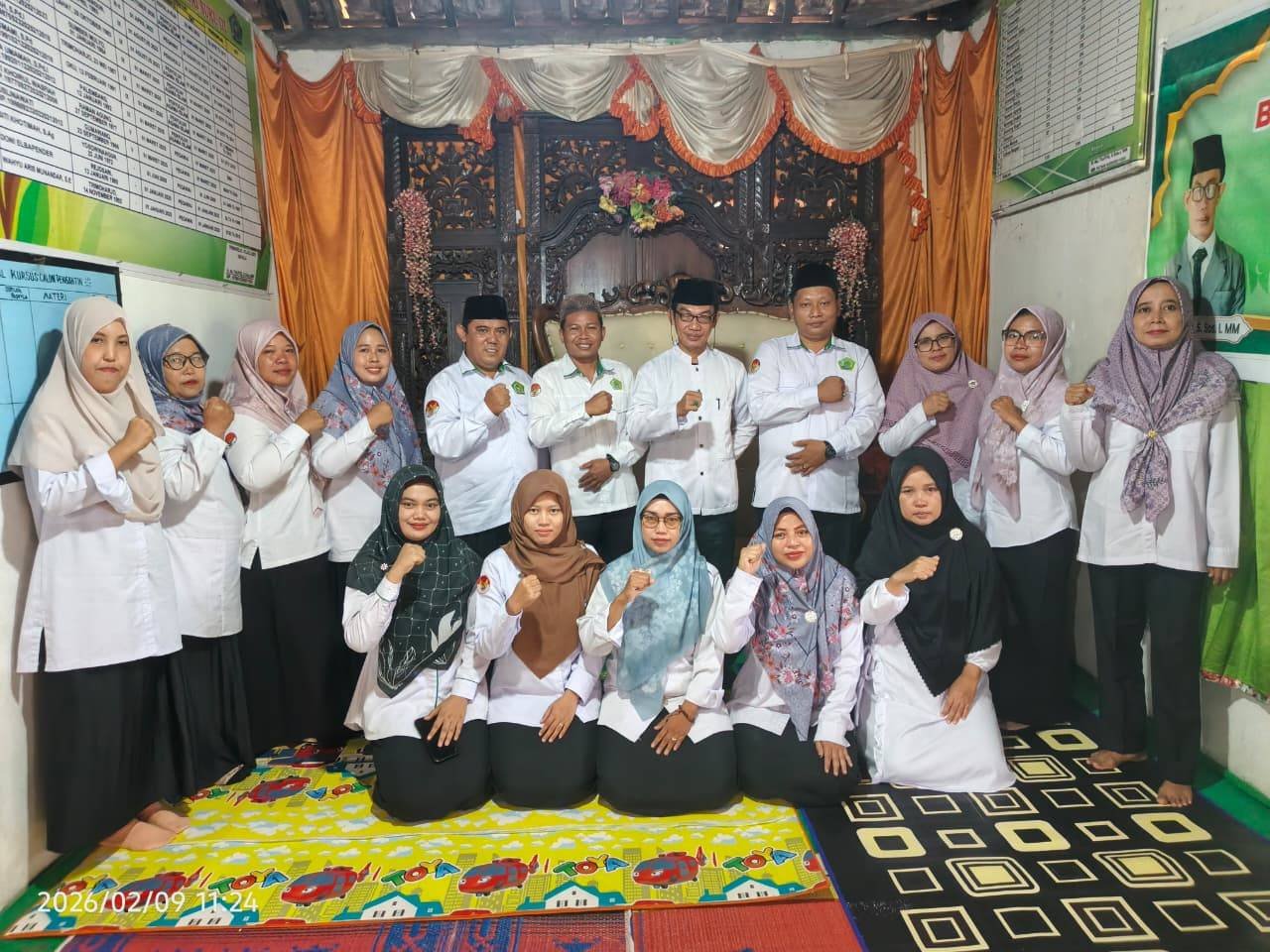 Wujudkan kebersamaan  KUA Kecamatan Semendawai Suku III Menggelar Ramah Tamah Perpisahan Kepala