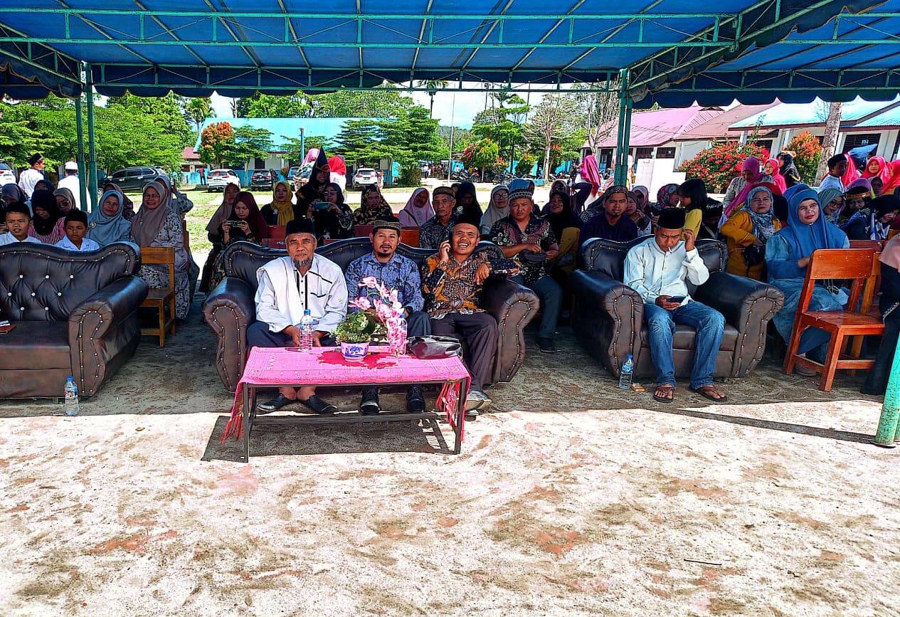 Merawat Nilai Keislaman Sejak Dini, Kepala KUA Sitinjo Hadiri Isra Mikraj di SMPN 1 Sitinjo