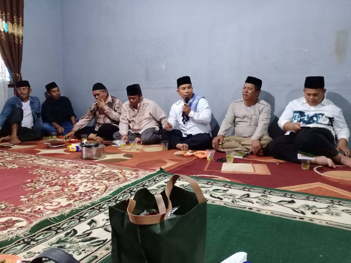 Perkuat Administrasi dan Spiritual, Ka KUA Sidikalang Bina Majelis Taklim Pengajian Lingga