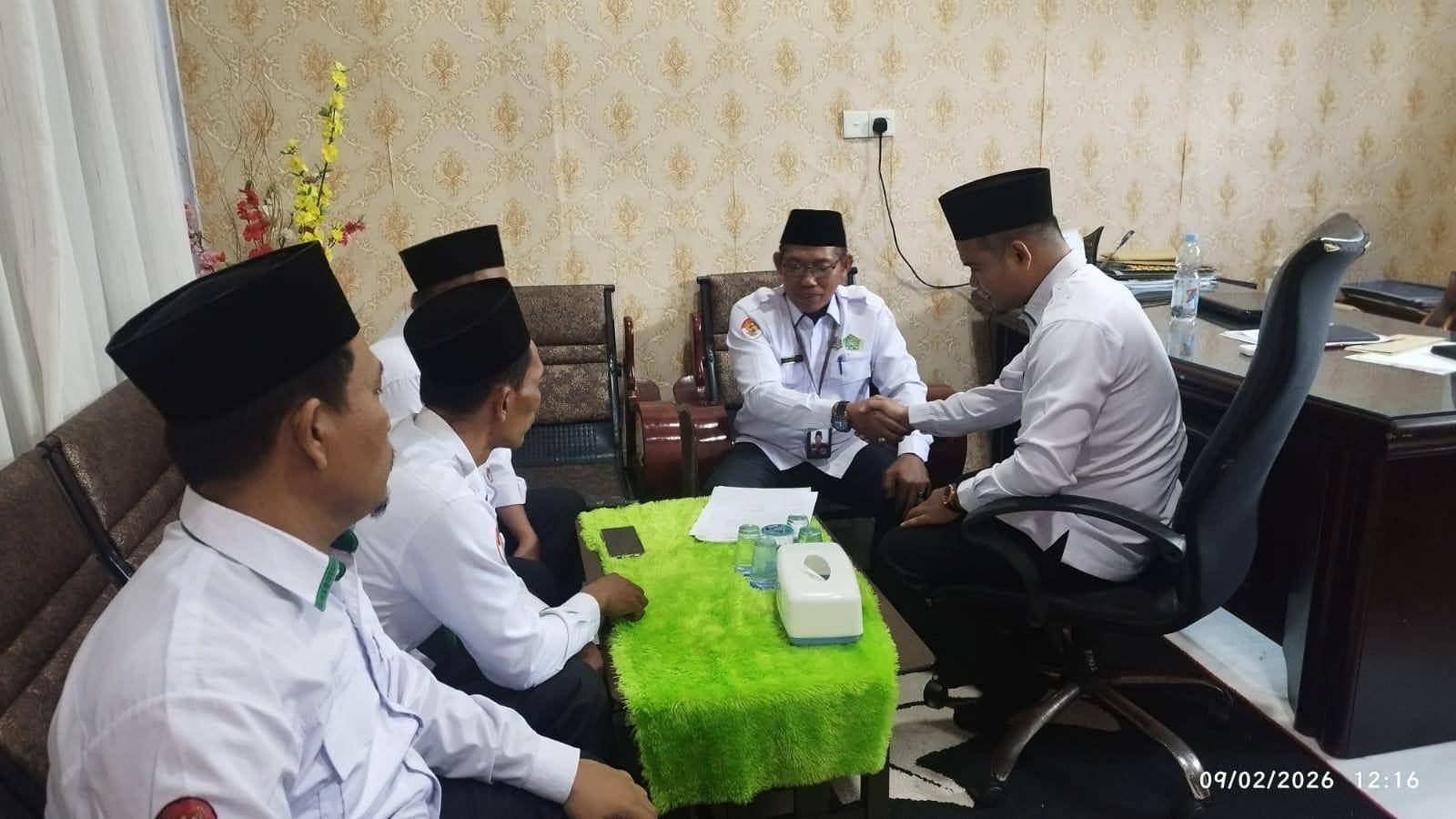 Perkuat Layanan Pernikahan, Kasi Bimas Kep. Meranti Laksanakan Tauliyah Wali Hakim bagi Kepala KUA Baru