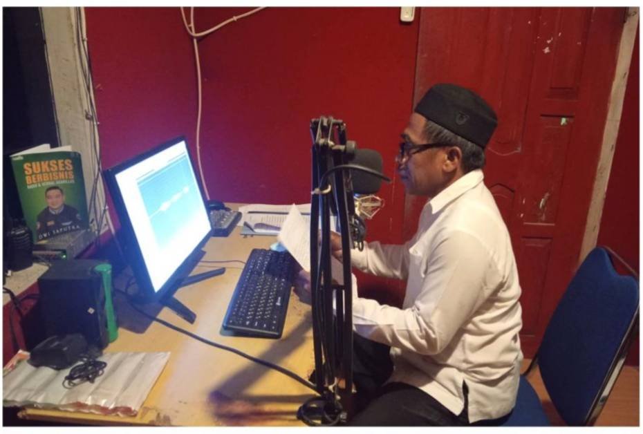 KUA Way Bungur Sambut Ramadhan Lewat Rekaman Kultum di Radio Trirama