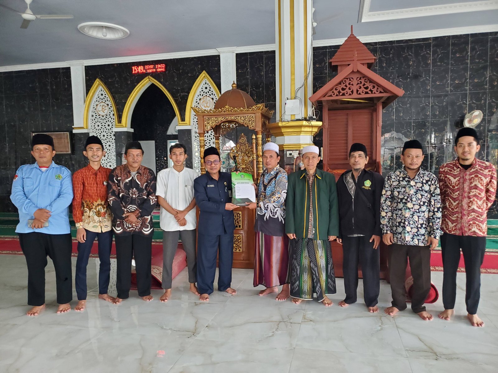 Perkuat Legalitas Aset Umat, KUA Tanara Sahkan 25 Akta Pengganti Akta Ikrar Wakaf (APAIW) di Desa Cerukcuk