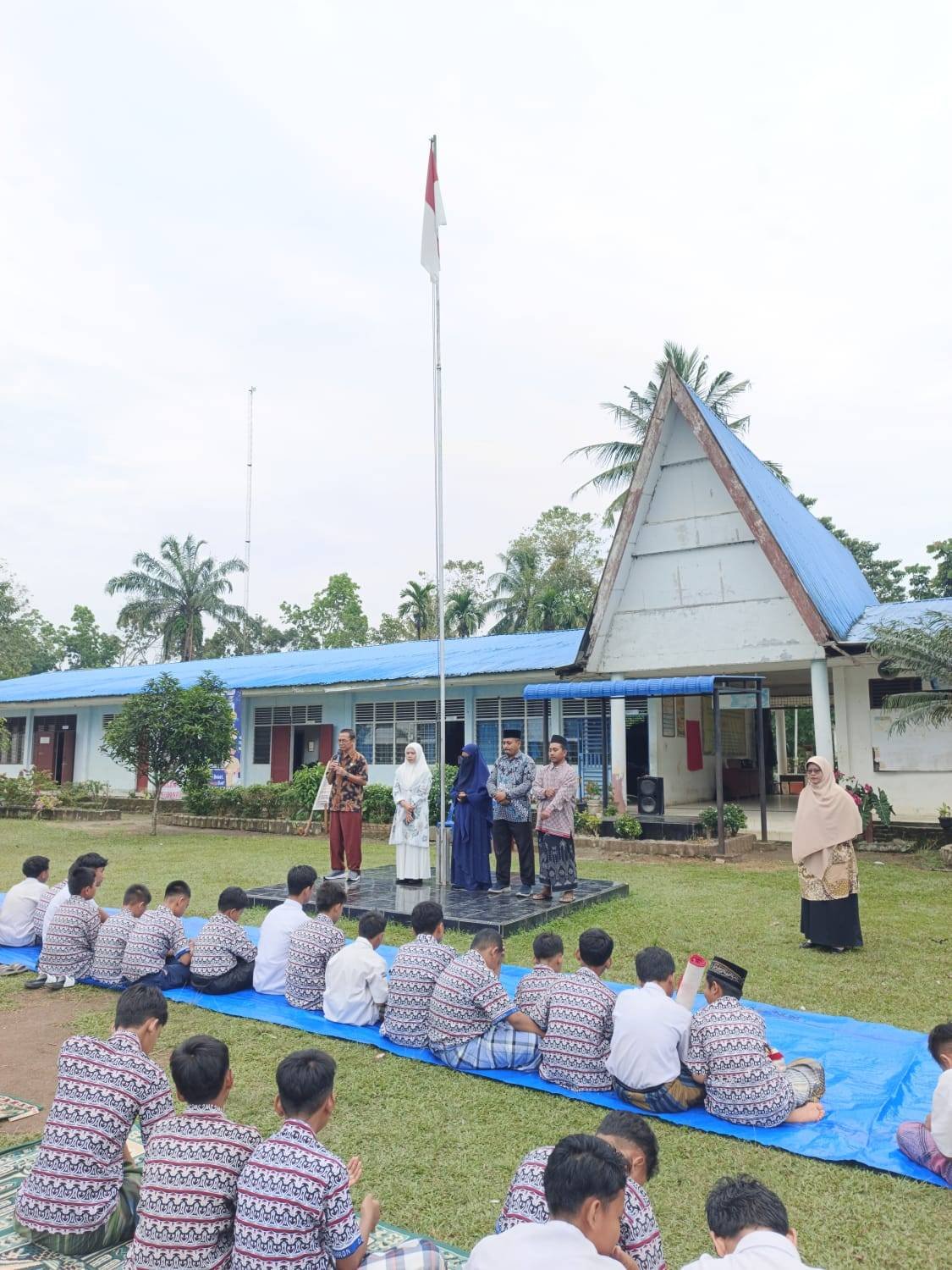 KUA Tapian Dolok Pembinaan Generasi Muda SMP Negeri 1 Tapian Dolok Melalui Penyuluhan Lintas Sektoral 