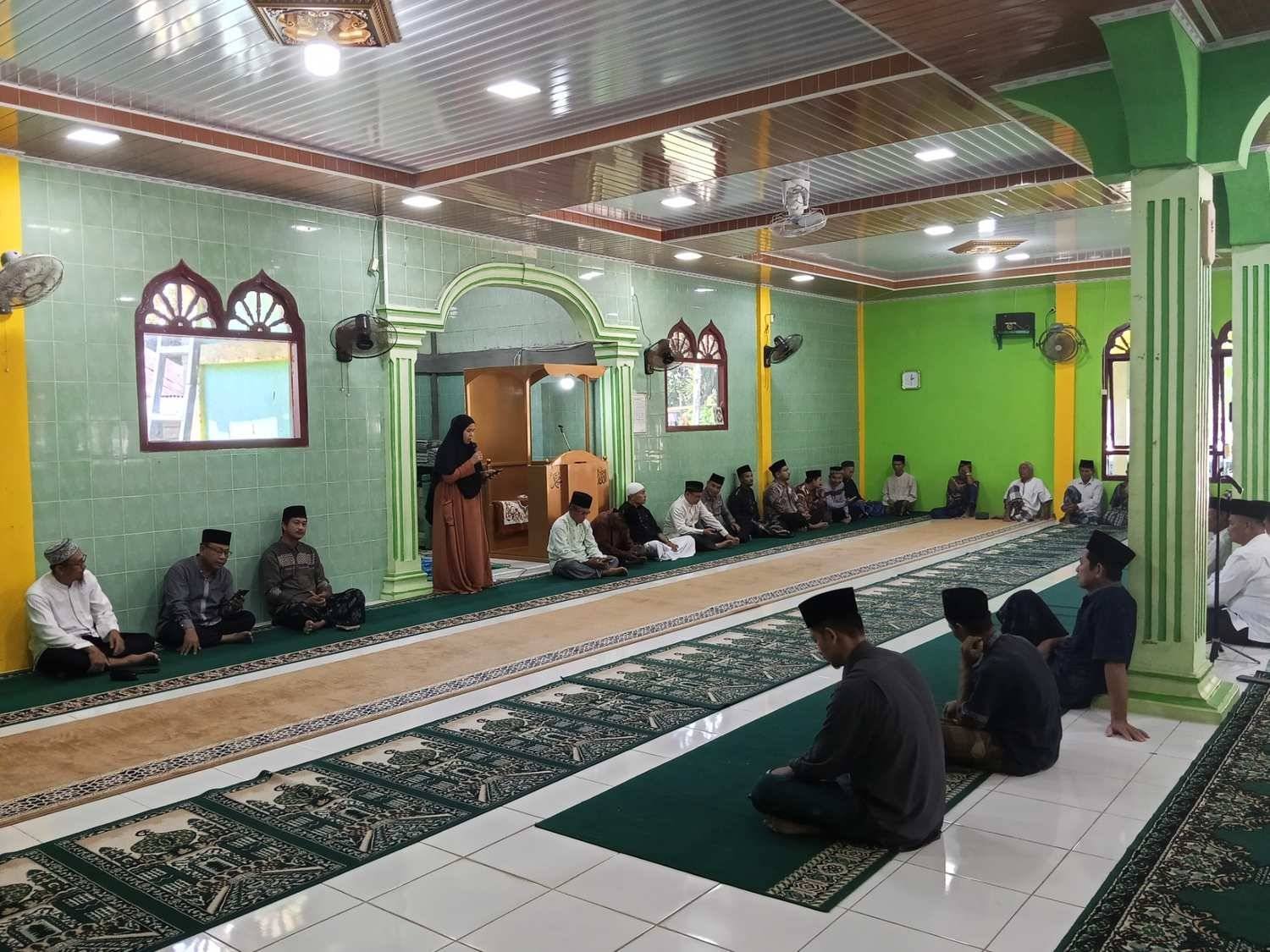 KUA Tuhemberua Hadiri Safari, Santuni Anak Yatim dan Fakir Miskin