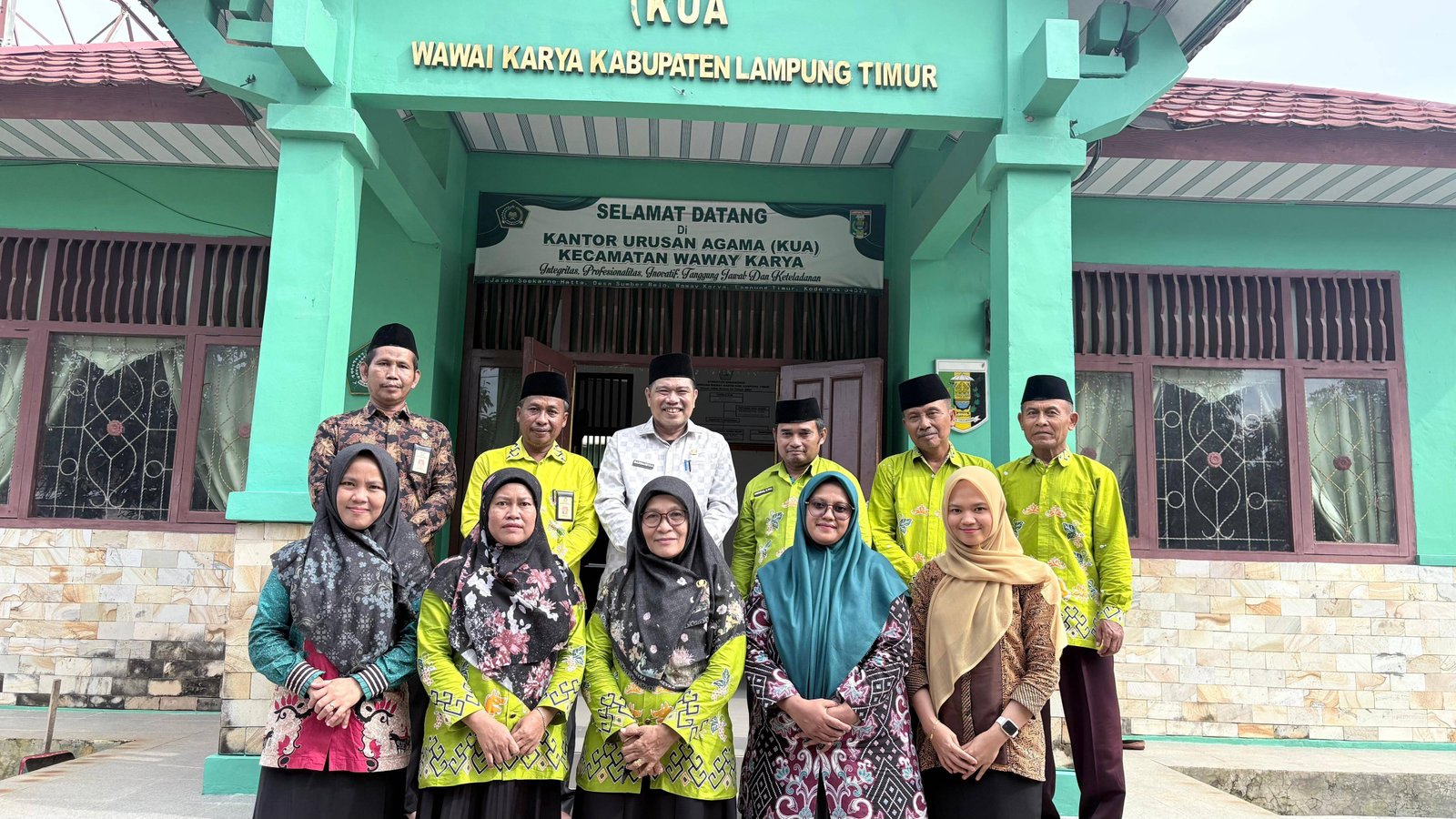 Kunjungan Pembinaan: Kepala Kemenag Lampung Timur Bina ASN KUA Waway Karya