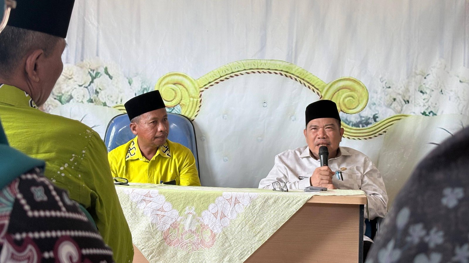 Berkunjung ke KUA Waway Karya, Kemenag Lampung Timur Tekankan Kerukunan dan Soliditas ASN